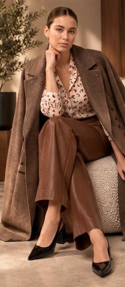 Pantalon CAPU estilo recto y ancho camel