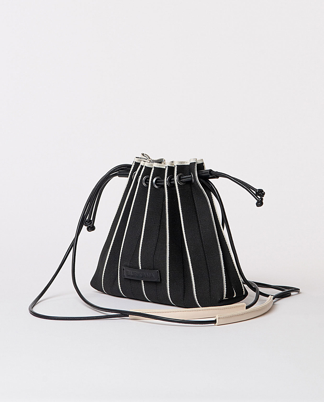 Bolso FINA plisado con asa multiposición negro