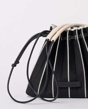 Bolso FINA plisado con asa multiposición negro