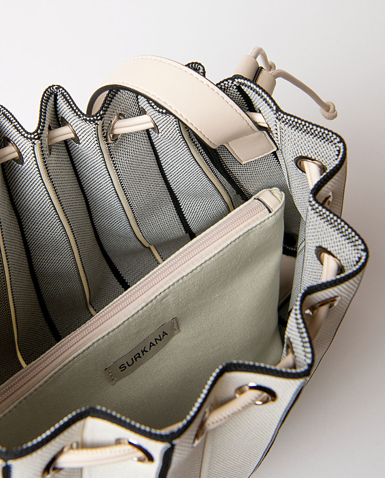 Bolso FINA plisado con neceser interior crudo