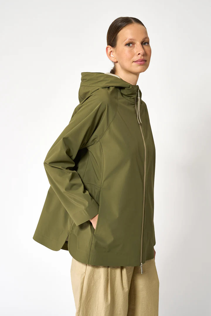 Parka tantä NOE corta con capucha en kaki