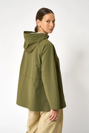 Parka tantä NOE corta con capucha en kaki