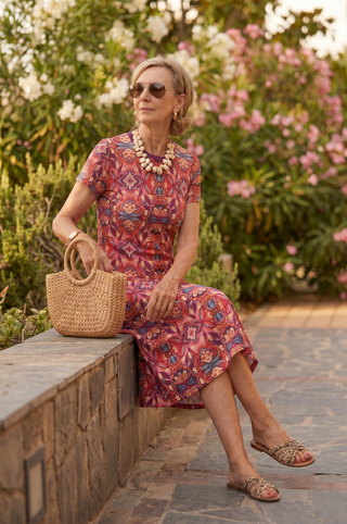 Vestido GAELA manga corta estampado granate
