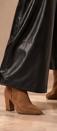 Pantalon CAPU estilo recto y ancho negro