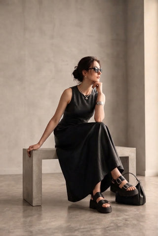 Vestido ANISA sin mangas evasé negro