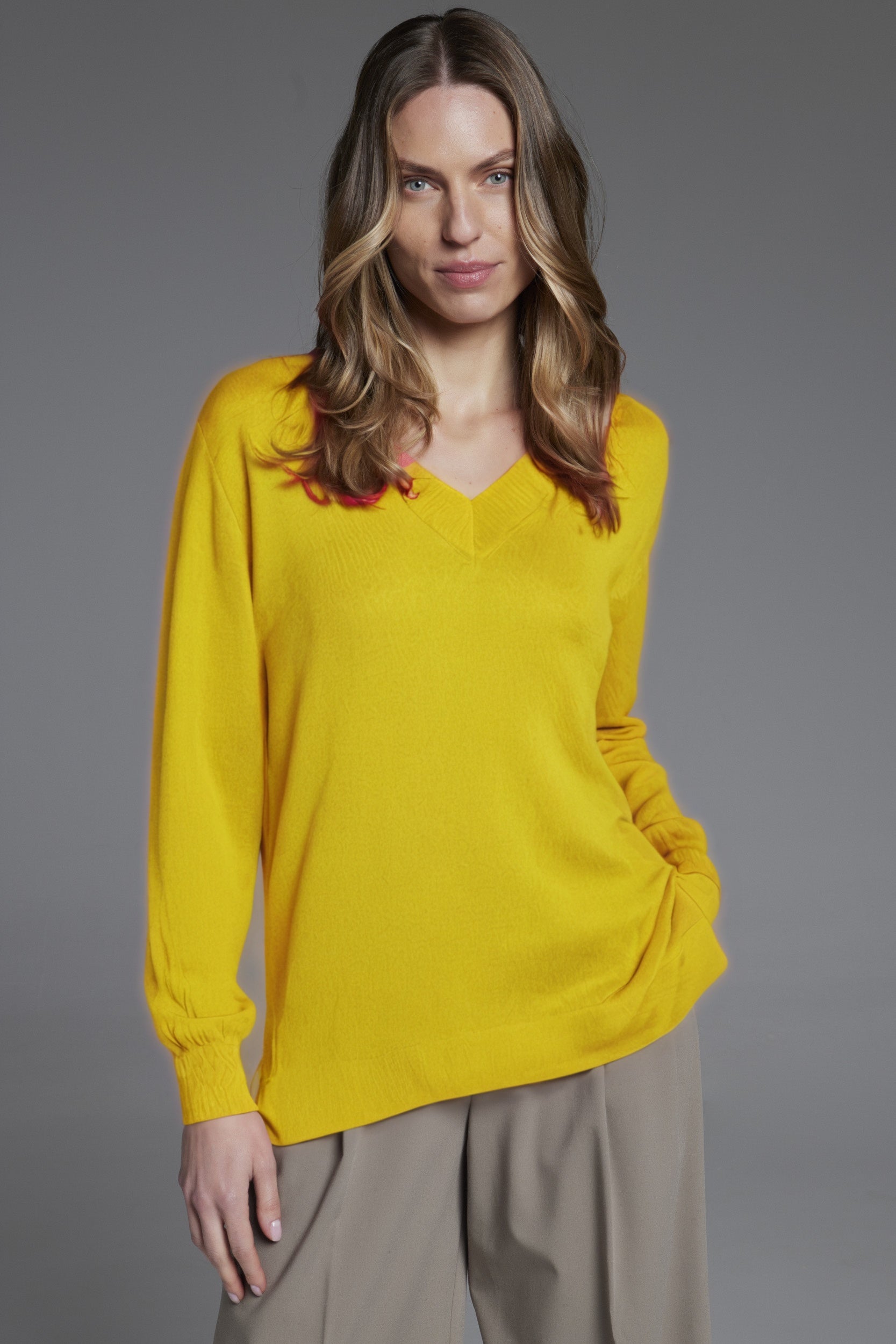 Jersey MOSSAE liso cuello pico lima