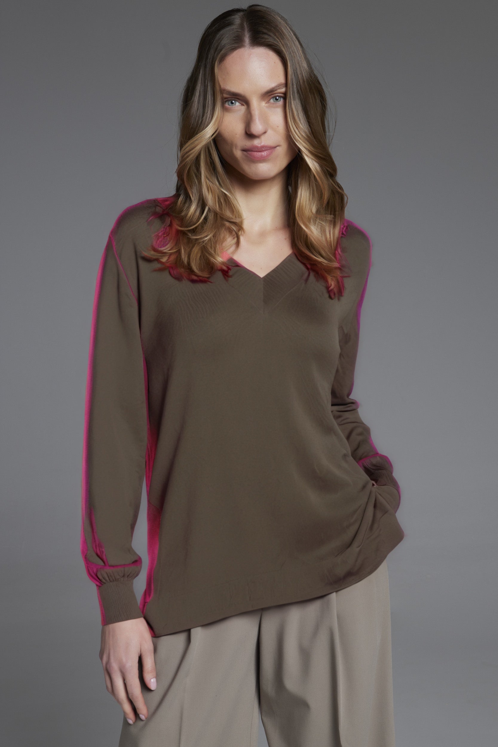 Jersey MOSSAE liso cuello pico kaki