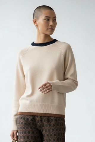 Jersey LIKO cuello redondo con contrastes de color crudo