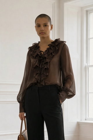 Blusa GILLIAN con volantes marrón chocolate