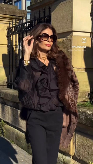 Blusa GILLIAN con volantes negro