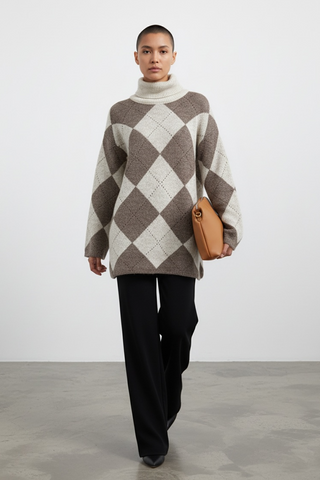 Jersey BRIANA largo de rombos cuello vuelto topo