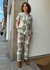 Conjunto ATENAS blusa y pantalón estampado verde