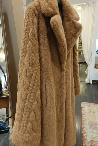 Abrigo Mathilda simil visón largo topo