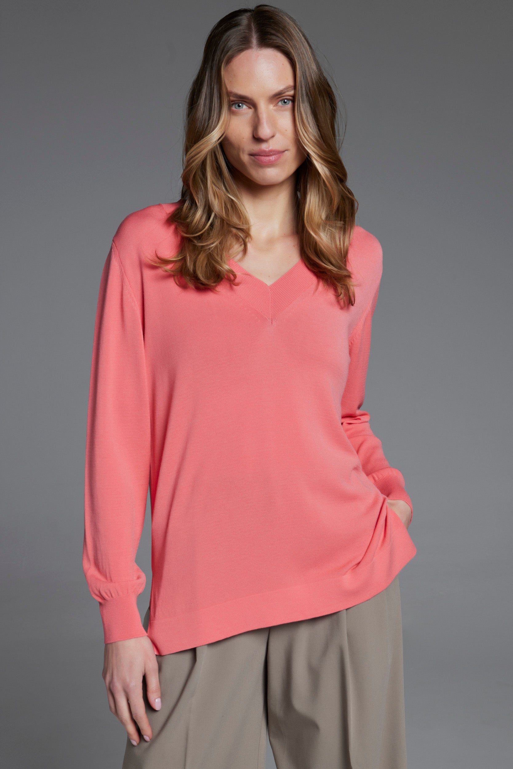 Jersey MOSSAE liso cuello pico coral
