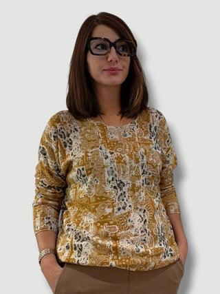 Camiseta NORINA de amebas cuello pico amarillo