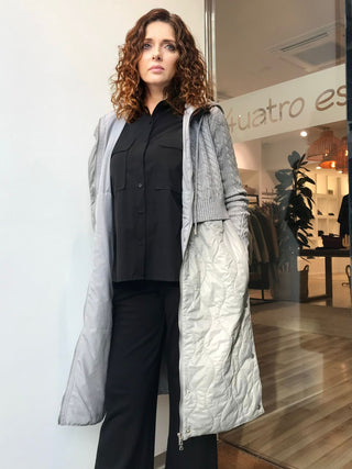 Abrigo ROBINA punto largo con acolchado capucha gris