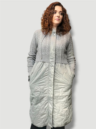 Abrigo ROBINA punto largo con acolchado capucha gris