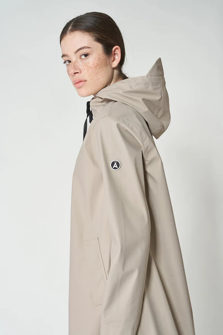 TANTA parka NUOVOLA midi bolsillos beige